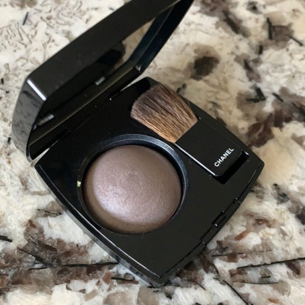 ❤️❤️ISO Chanel Notorious (NOT FOR SALE)❤️❤️